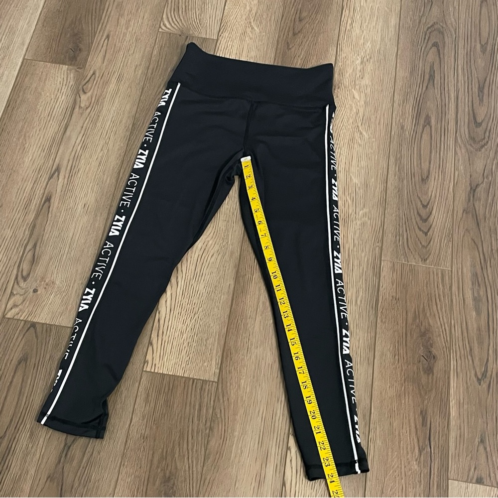 Zyia Active Leggings Print Down Sides - Picture 10 of 10